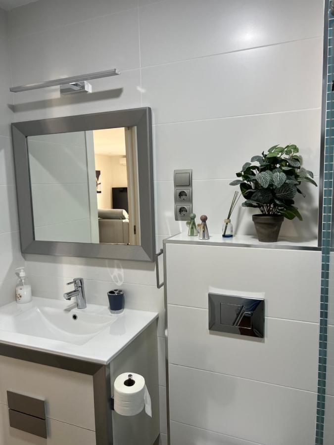 Luxury 190M2 Amplio Apartamento Moderno Con Terraza En La Azotea De 50M2 Junto A La Playa, En El Centro De Torre Del Mar, Malaga, Modern Large Apartment With 50M2 Roof Terrace By The Beach, Right In The Center Of Torre Del Mar, Malaga Dış mekan fotoğraf